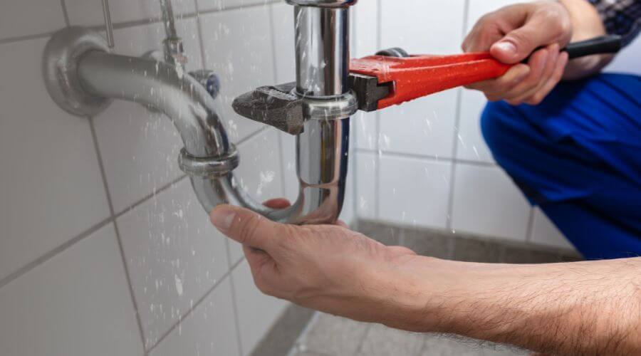 Expert burst pipe repair services in Windyville, MO